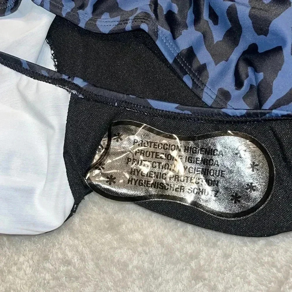 Swimsuit one piece leopoard animal print Size Med Never worn - Picture 7 of 8